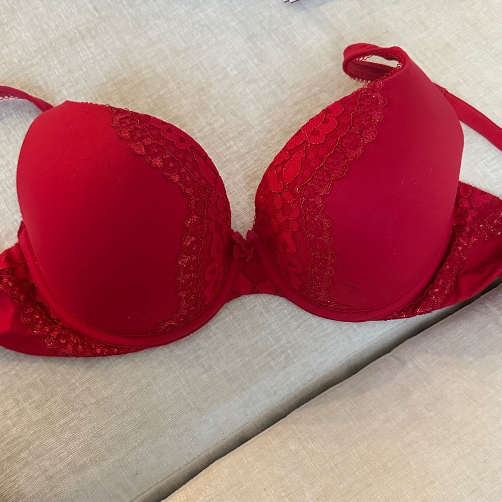 Victoria’s Secret Red Lace Bra